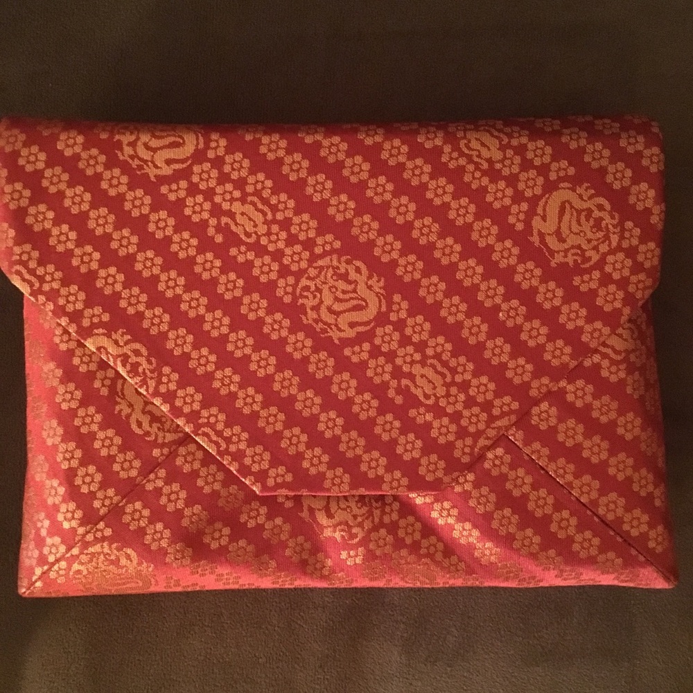 Cosmetic bag